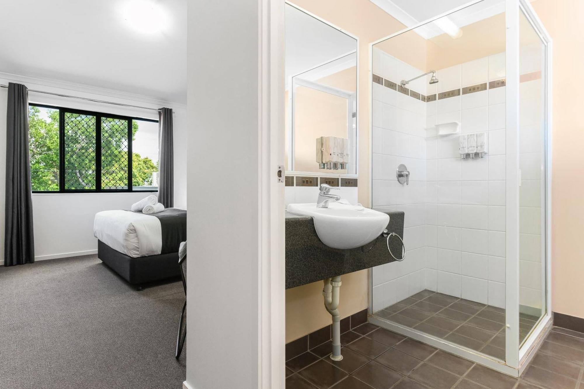Cq Motel Gladstone Bagian luar foto